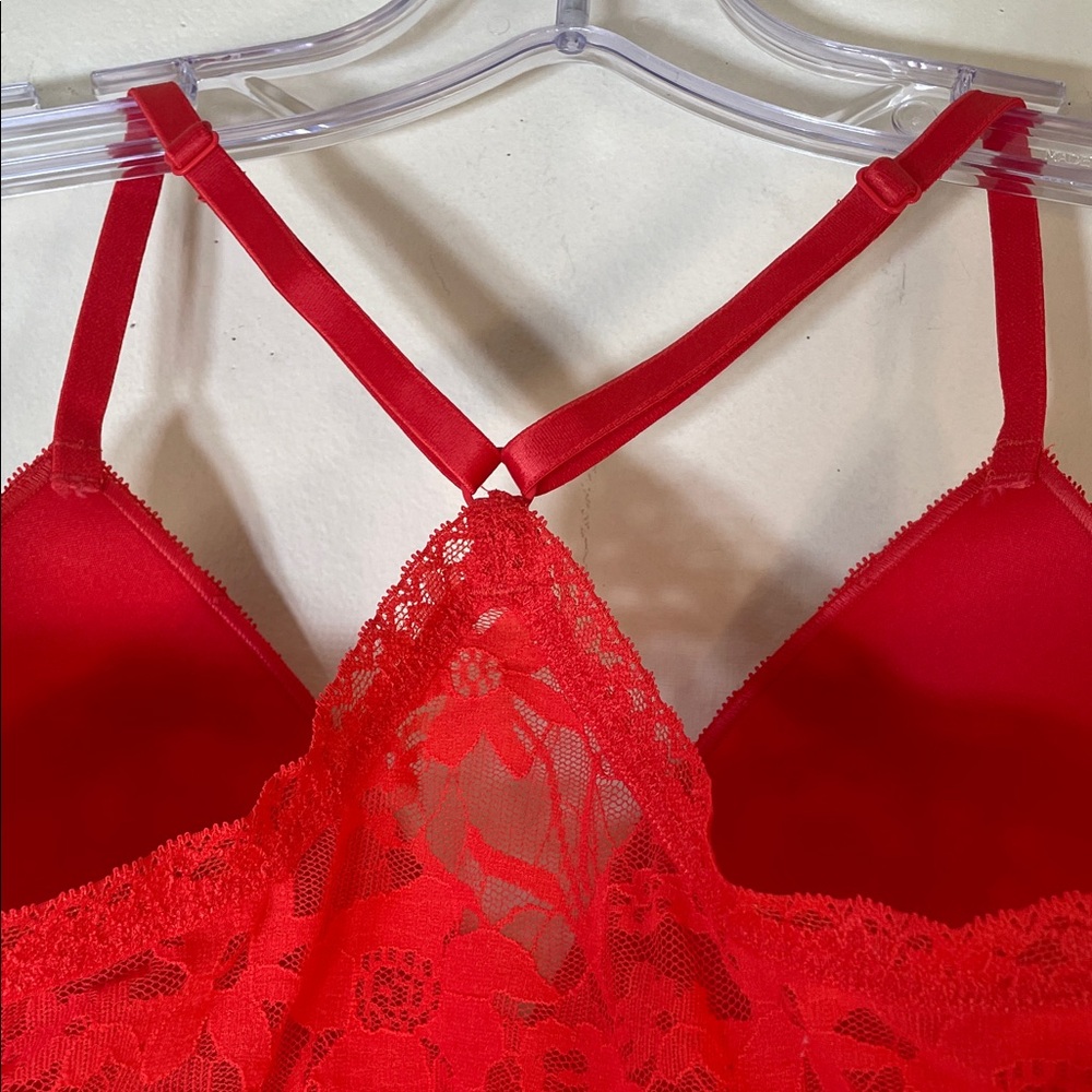 NWT. Victoria's Secret Red Floral Lace Wireless Bralette. Medium. - Picture 6 of 10